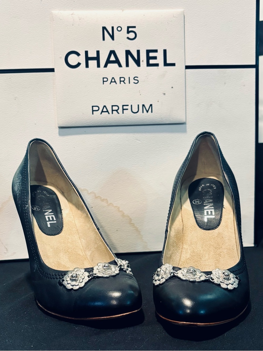 CHANEL Black Leather Floral Crystal-Embellished Pumps